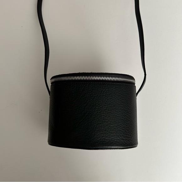 Black pebbled Leather Leopard Print Round Zipper Bucket shoulder Crossbody Bag - Picture 12 of 12